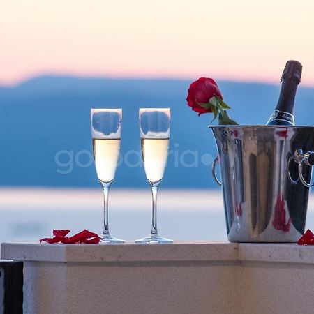 Villa Smaragd - Opal - Luxury Apt With Shared Pool And Private Hot Tub Makarska Exterior foto