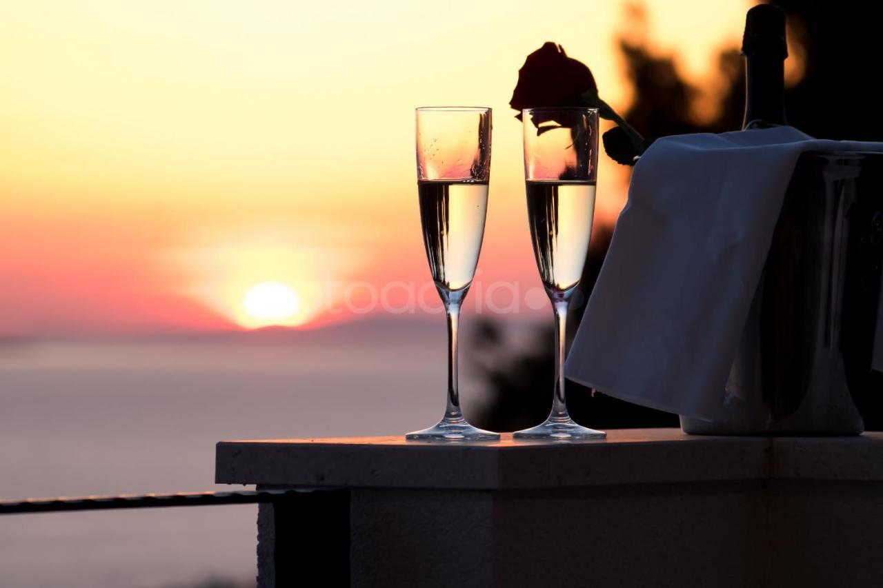 Villa Smaragd - Opal - Luxury Apt With Shared Pool And Private Hot Tub Makarska Exterior foto