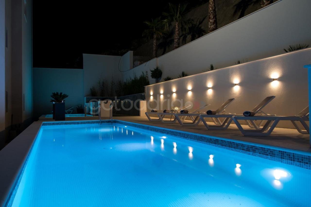 Villa Smaragd - Opal - Luxury Apt With Shared Pool And Private Hot Tub Makarska Exterior foto